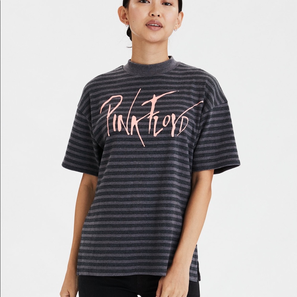 American Eagle pink floyd tee